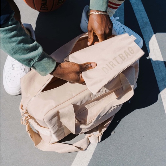 BÉIS sport duffle in beige NWT & still in original packaging (sold out online) - Picture 5 of 12